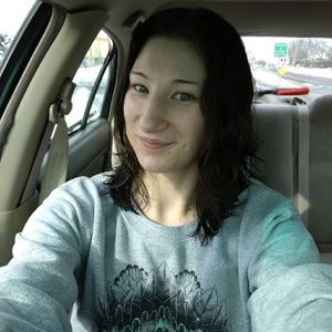 Meet your Posher, Emalee